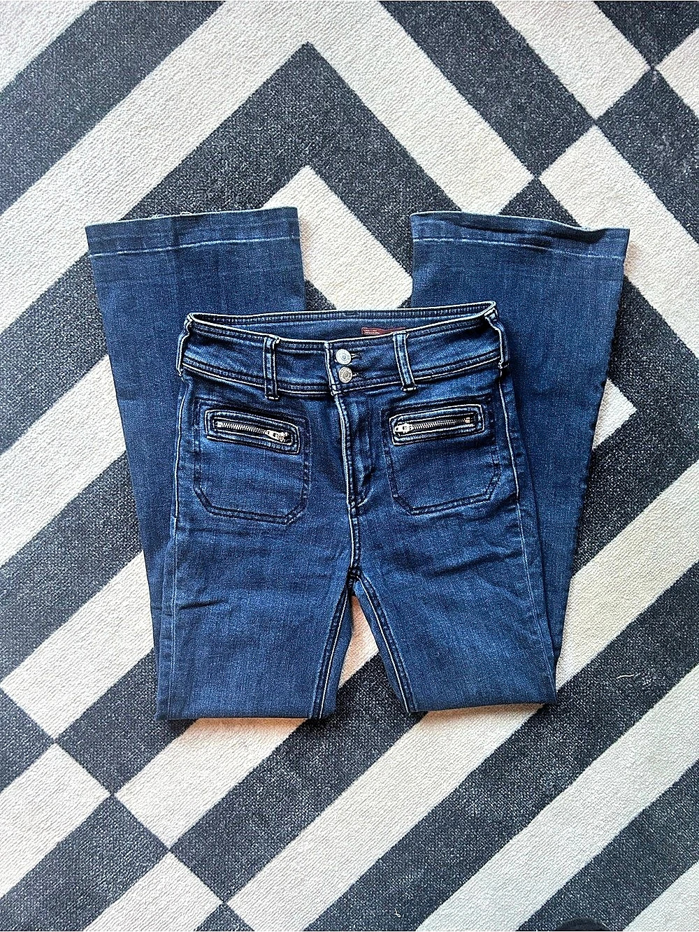 Pilcro Flare Jeans in Blue
